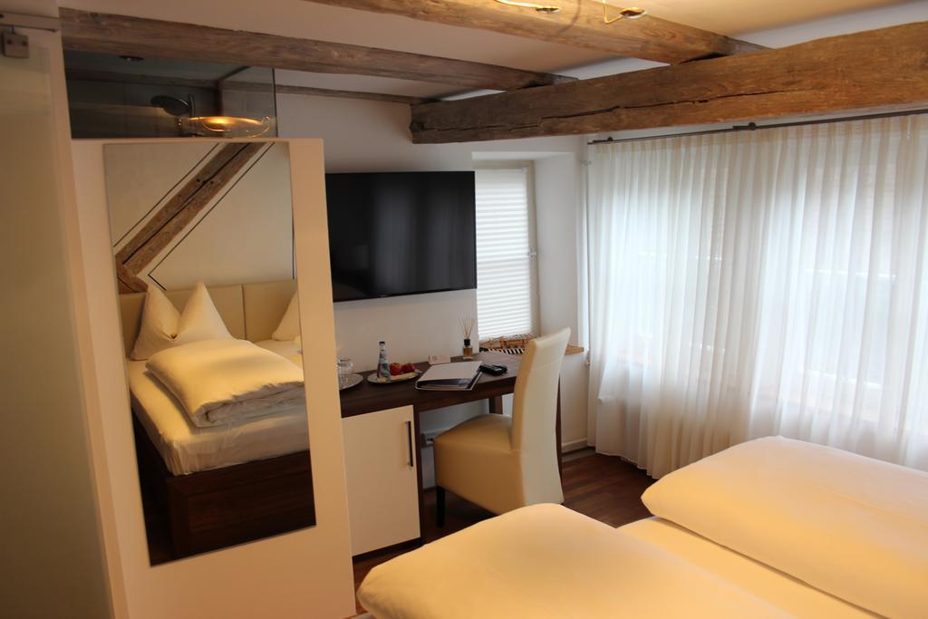 Hotel Schmales Haus Ulm Ruang foto