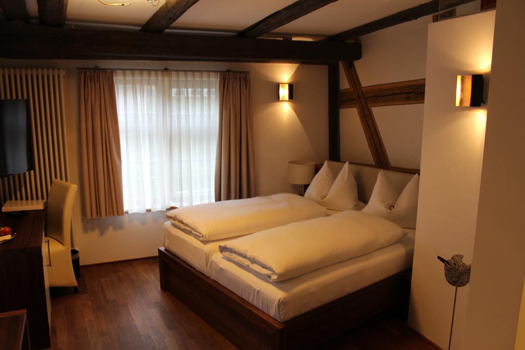 Hotel Schmales Haus Ulm Ruang foto