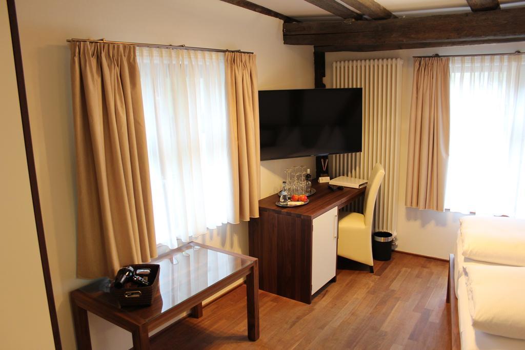 Hotel Schmales Haus Ulm Ruang foto