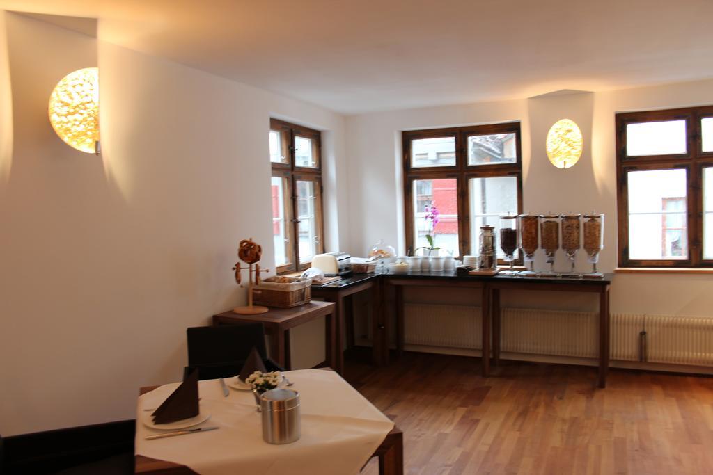 Hotel Schmales Haus Ulm Bagian luar foto