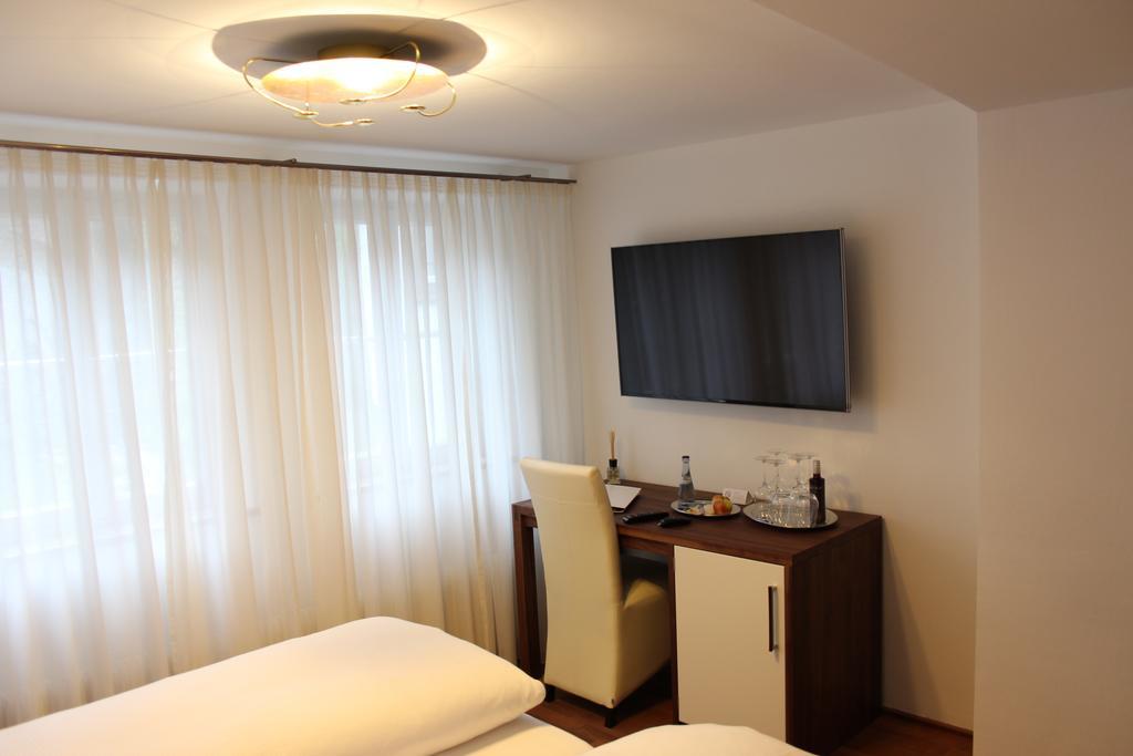 Hotel Schmales Haus Ulm Ruang foto