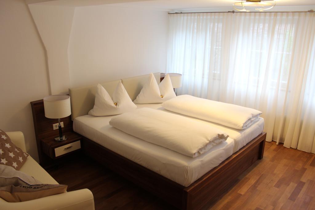Hotel Schmales Haus Ulm Ruang foto