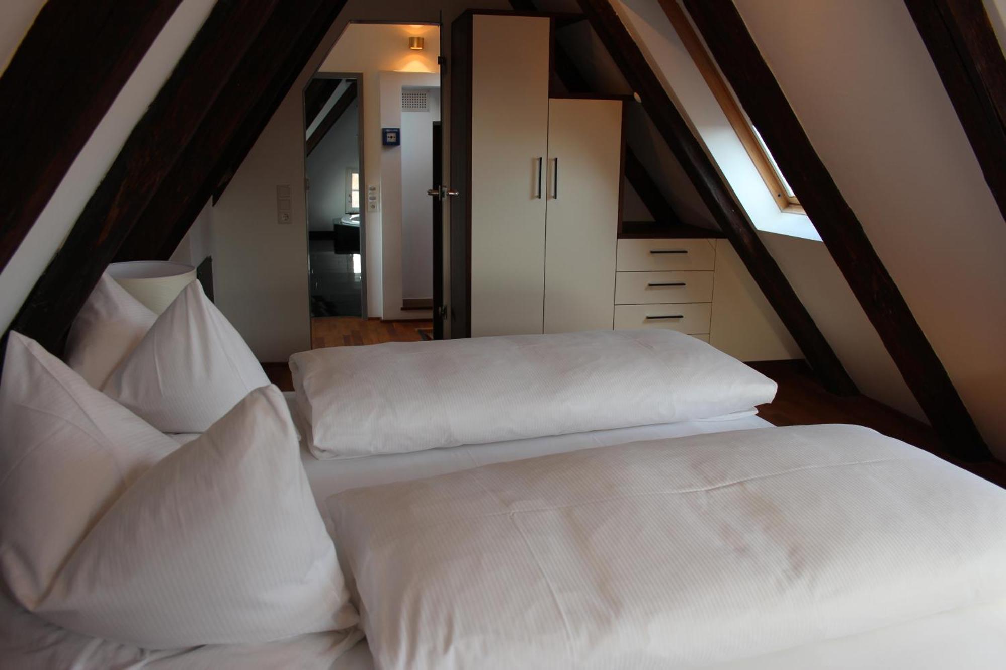 Hotel Schmales Haus Ulm Bagian luar foto