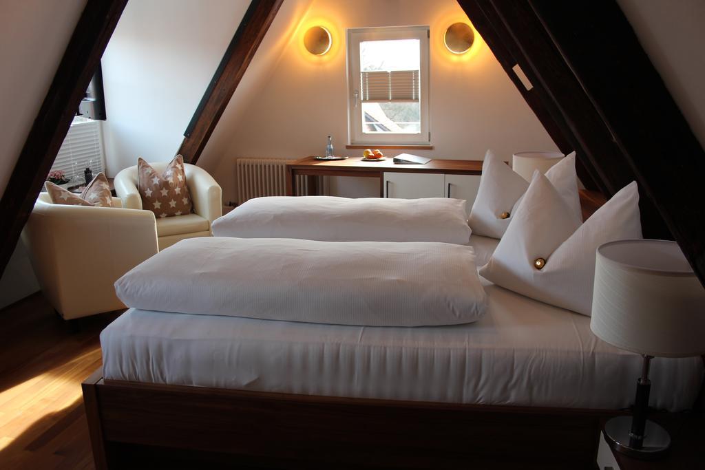 Hotel Schmales Haus Ulm Bagian luar foto