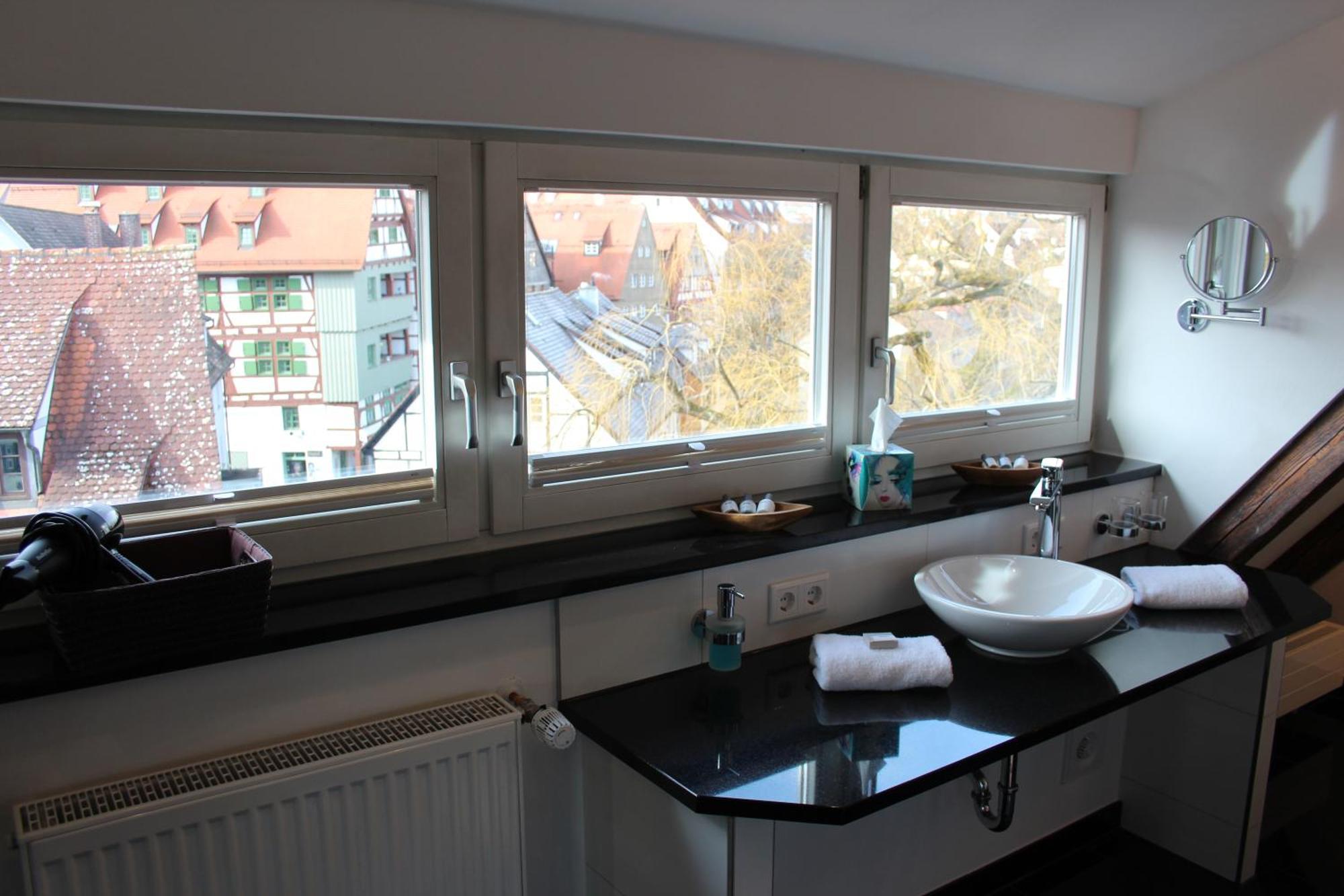 Hotel Schmales Haus Ulm Bagian luar foto