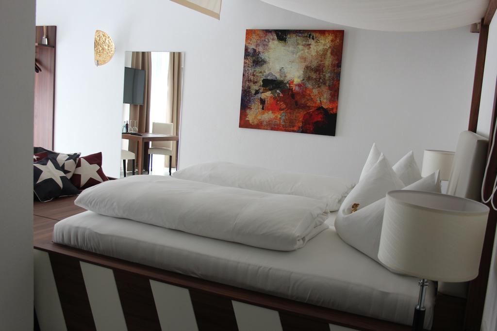 Hotel Schmales Haus Ulm Bagian luar foto